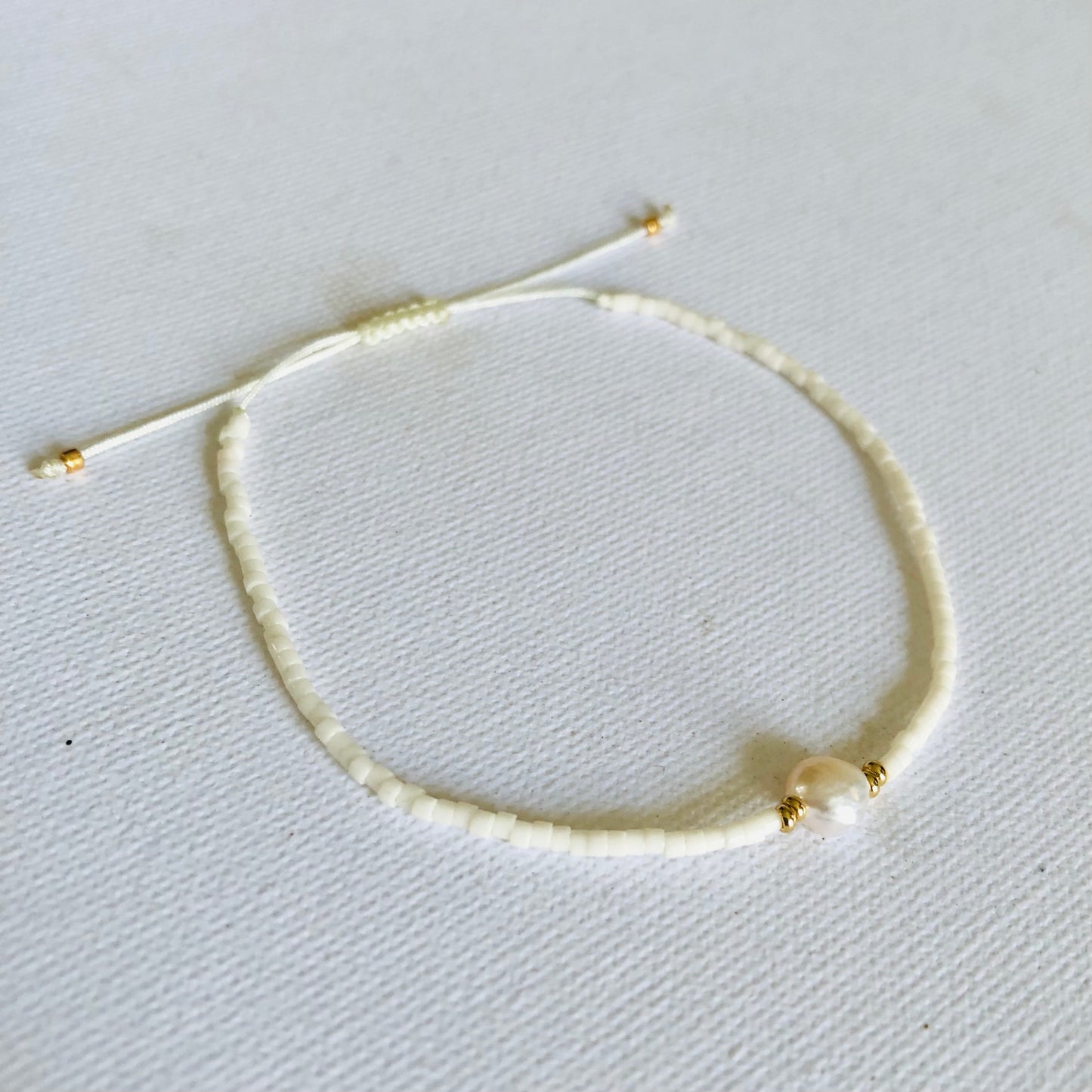 Pulsera Perla Dorada